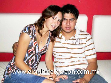 08082007
Lety y Javier asisten a la fiesta a beneficio de Dany Albores.