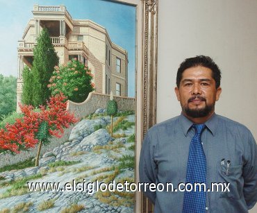 12082007
Rafael Aguirre junto a su obra.