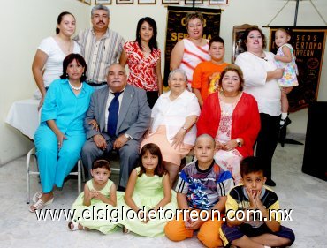 12082007
Dina Mitchel, Víctor Javier, Gelsa Cecilia, Rebeca, Benjamín, Selene, Grethsen Azeneeth, Luz María,Enrique, Eva Alicia, Xóchitl, Dayhan Estela, Alondra, Emilio y Sebastián