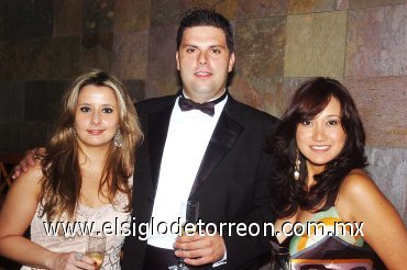 11082007
Manuela Diego, Gerardo Zertuche y Fabiola Fuentes.