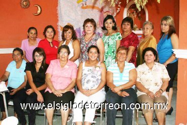 08082007
Yasmín Montserrat de Esquivel disfrutó de una alegre fiesta de canastilla, preparada por un grupo de familiares  y amistades.