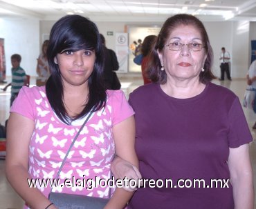 20082007
María Esther Castañeda y Chantal Trejo viajaron a Tijuana.