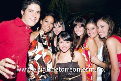 Toño Michel, Adriana Madero, Mary Carmen Fernández, Marcela Jaime, Paulina Madero, Pamela Torres y Bárbara Treviño.