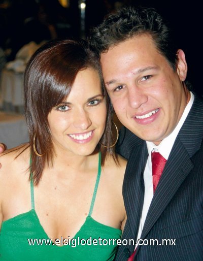 Tena Dingler y Hugo Dávila.