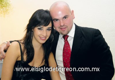 Mónica González y Adrián Ortiz