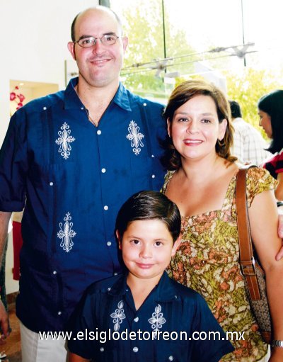 Memo Murra, Lucy de Murra y Memo Murra López.