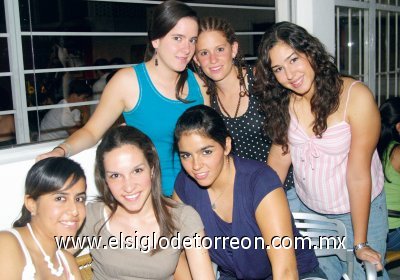 Ale Mascorro, Grace Gómez Junco, Thalia Carral, Mara Fajer, Mariángela Núñez y Adriana Ledesma.