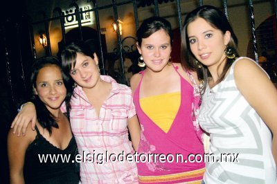 Valeria Quiroga, Lorena Saborit, Karina Rodríguez y Paola Castañeda.