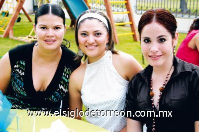 Blanca Sánchez Stelzer, Alejandra Martínez de Cázares y Pilar González Arriaga.