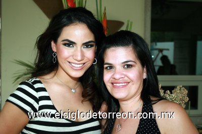 Alejandra se casará muy pronto
Alejandra Soltero Meléndez y Daniela Carrillo Santibáñez.