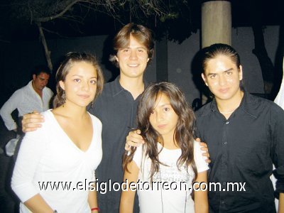Miriam López Melchor, Eder Marín, Joselín López Melchor y Esteban Gallardo.
