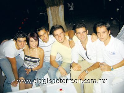Luis Gutierrez, Raquel Mijares, Paco Núñez, Jorge Mendoza, Juan Antonio Flores y Javier Martínez.