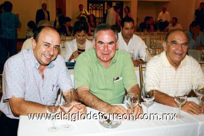 Cata de vinos
Alberto Díaz de León R., Fernando Zertuche Torres y Enrique Sada Díaz de León.