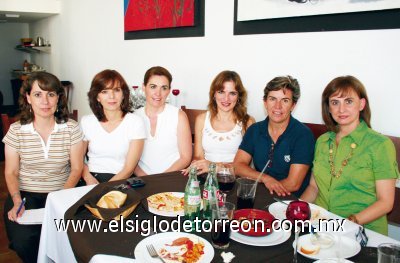 Frida González, Martha Menéndez, Eugenia Reyero, María Luisa Marroquín, Malena Lavín y Loloy Reyero.
