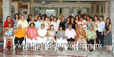 18082007_s_Elizabeth Rivas Iduñate recibió muchas felicitaciones, en la fiesta de despedida que le ofrecieron por su próxima boda con Juan Carlos Valadez.