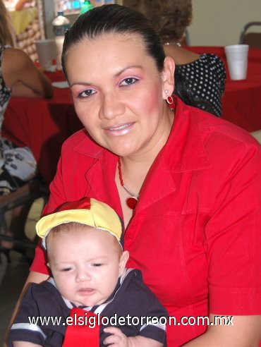 28082007
Ruth Triana de Rivera y el pequeño Tadeo Rivera Triana.