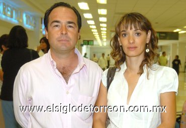 28072007
Emma de Siller y Alberto Siller viajaron a la Ciudad de México.
