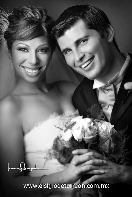 Srita. Areli López Rodríguez, el día de su boda con el Sr. Rodolfo de León Guerrero.

Estudio Laura Grageda.