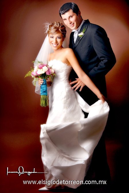 Sr. Rodolfo de León Guerrero y Srita. Areli López Rodríguez unieron su vida en matrimonio en la capilla de San Agustín, el sábado siete de julio de 2007.

Estudio Laura Grageda.