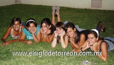 26082007
Magdalena Ramírez, Nayibe Sabag, Lynette Roig, Sofía Valdez, Ale Mota y Paola de la Peña.