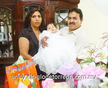 26082007
Víctor Esquivel Amaya y Ana María Zandate de Esquivel fungieron como padrinos de Cecilia Medina Esquivel.
