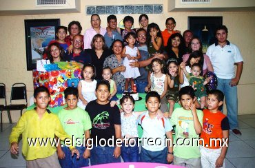 31082007
Paulina Riverol Nájera recibió muchos regalos y felicitaciones, en su fiesta de tercer cumpleaños