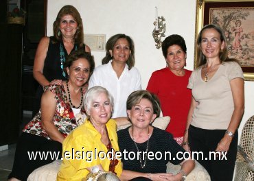 25082007
Lolita de González celebró su cumpleaños junto a sus amigas del Grupo de Costura; Rosa Elena Esquinca, Idalia Chapa, Malena Múzquiz, Alma de Machado, Esther Gómez y Carmen Hermosillo.