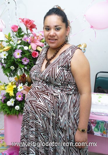 31082007
Eunice Calderón de Mendoza, en la fiesta de canastilla que le ofrecieron a la bebé que espera.