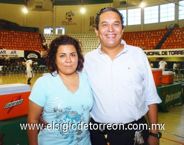 26082007
Octavio Rodríguez y Pamela González Rodríguez.