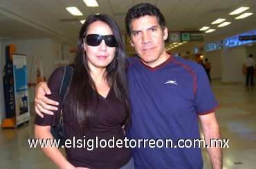 22082007
Norma Zúñiga y Pedro Echegaray viajaron a Culiacán.