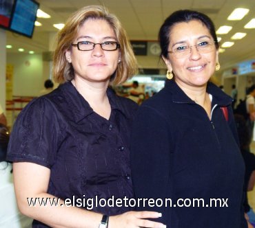 30082007
Laura y Karla Muñoz viajaron con destino a la Ciudad de México.