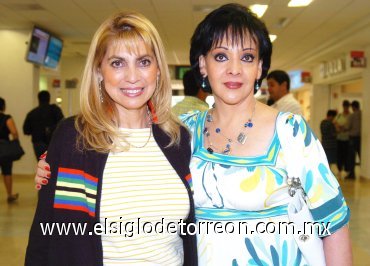 31082007
Rosa Elena Islas y Ana Perla de Bitar viajaron a la Ciudad de México.
