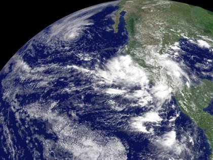 Por su parte, el Servicio Meteorológico Nacional (SMN), informó que “Henriette” provocará cielo medio nublado a nublado con lluvia intensa, actividad eléctrica y granizo en los estados del occidente, noroeste y centro del país.