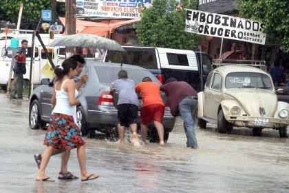 El SMN anunció que habrá lluvias intensas en Colima, Jalisco, Nayarit, Nuevo León, San Luis Potosí y Tamaulipas; muy fuertes en Chiapas, Coahuila, Durango, Guerrero, Hidalgo, México, Michoacán, Oaxaca, Puebla, Sinaloa y Zacatecas.