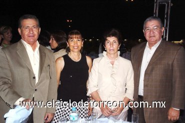 03092007
Román Cepeda, Nena de Cepeda, Io Camil de García Triana y José Armando García Triana.