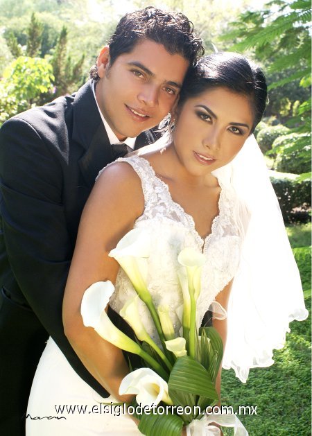 Ing. Jorge Montañez Villarreal y Arq. Mónica Lizeth Cervantes Maldonado unieron sus vidas en sagrado matrimonio en la parroquia de Nuestra Señora de San Juan, el sábado cuatro de agosto de 2007.

Estudio Morán.