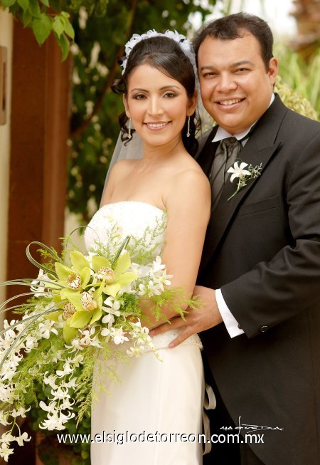 Ing. Paul Édgar Méndez López y Lic. Citlali Eréndira Morales Vargas contrajeron matrimonio el sábado 21 de julio de 2007. 

Estudio Carlos Maqueda.