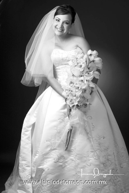 Srita. Elizabeth de la Peña Seijas unió su vida en Sagrado Matrimonio a la del Sr. Barry Andrew Clements.

Estudio Laura Grageda