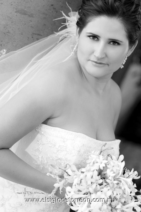 Srita. Esmeralda Ogazón Rangel, el día de su boda con el Sr. Édgar Alejandro Pineda Tovar.

Estudio Carlos Maqueda.