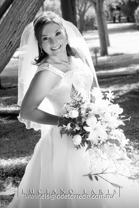 Srita. Karla Ivette Núñez Espinoza unió su vida en sagrado matrimonio a la del Sr. Héctor M. García Olvera.

Estudio Luciano Laris.