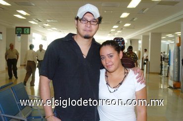 01092007
Ruth Hernández y Moisés Sifuentes viajaron con destino a Tijuana.