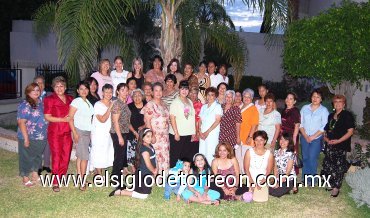 01092007
Raquel Nohemí Aguilera de Valenzuela estuvo acompañada por familiares y amigas, en su fiesta de canastilla.