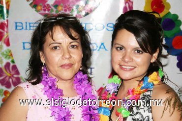 02092007
Marlett junto a su mamá, Martha Burciaga de Maldonado.