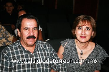 02092007
Enrique Maisterrena y Silvia de Maisterrena.