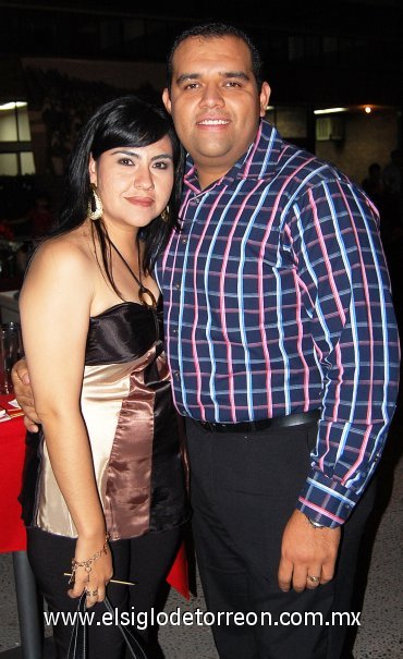 02092007
Marbella Castro y Salvador Veloz.
