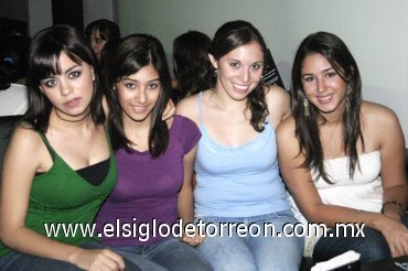 02092007
Andrea Alvarado, Natalia Córdova, Valeria Ramírez y Mara Fajer.