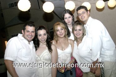 02092007
José Luis Hernández, Roxana Camacho, Gaby Lechuga, Claudia Reyes, Vero Jiménez y Guillermo Rodríguez.
