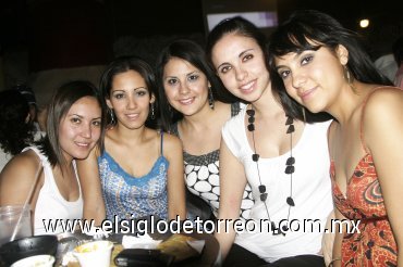 02092007
Karla Elizalde, Susana Lerma, Leila Rebolloso, Dulce de Gutiérrez y Michelle Cosío.