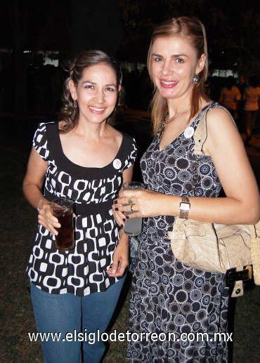 02092007
Liliana del Valle y Marisol García asistieron al 25 aniversario de la Ibero Torreón.