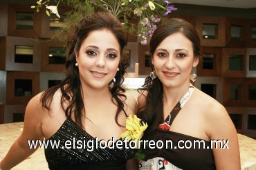 02092007
Lorena Villar junto a su hermana Ana Villar de Sandoval, en su despedida.